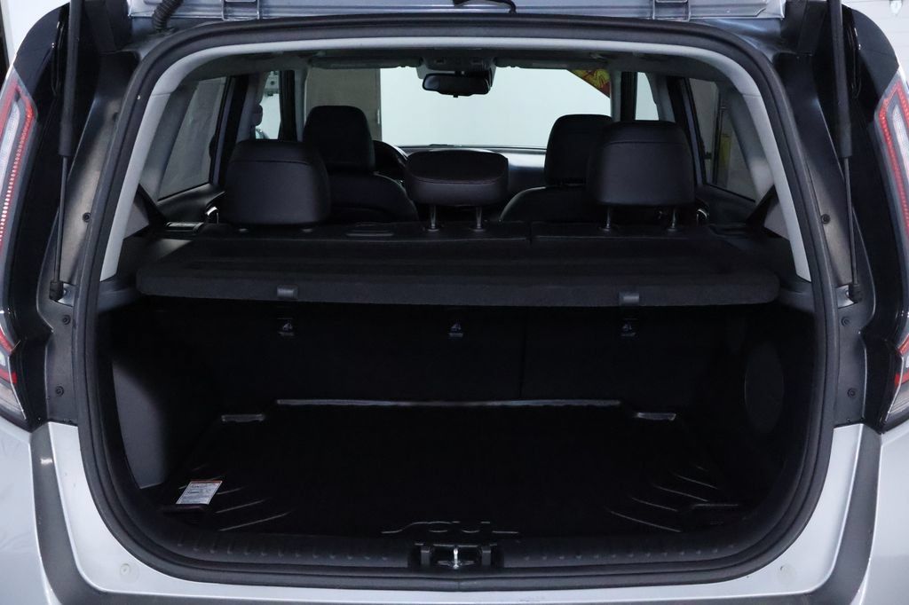 Used 2023 Kia Soul GT-Line w/ GT-Line Technology Package FWD image 17
