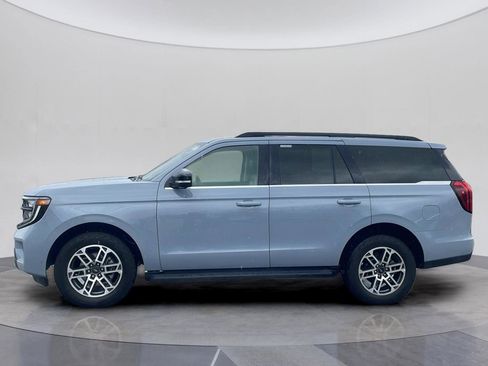 Used 2025 Ford Expedition Active image 2