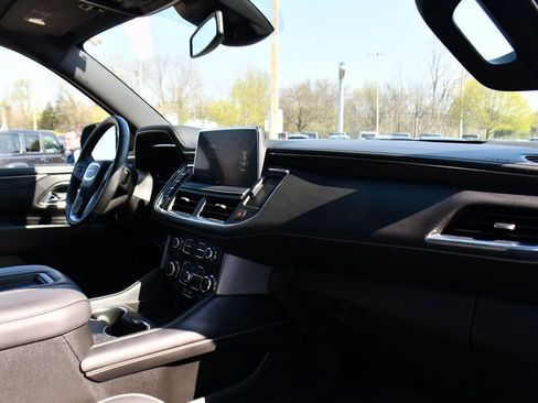 Used 2023 GMC Yukon SLT w/ SLT Premium Package AWD/4WD image 15