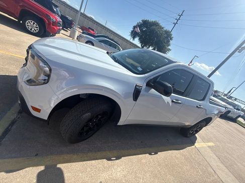 Used 2025 Ford Maverick XLT w/ XLT Luxury Package AWD/4WD image 2