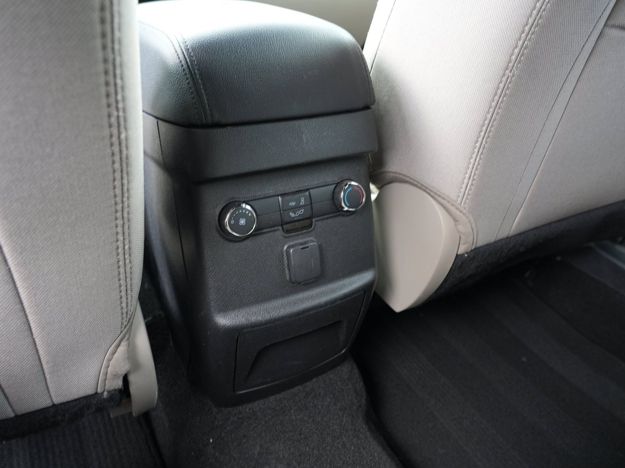 Used 2018 Ford Explorer 4WD image 27