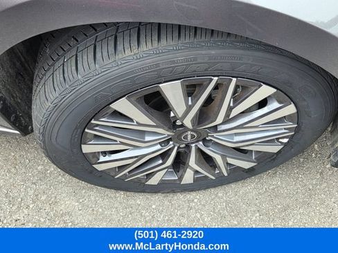 Used 2025 Nissan Altima 2.5 SV FWD image 6
