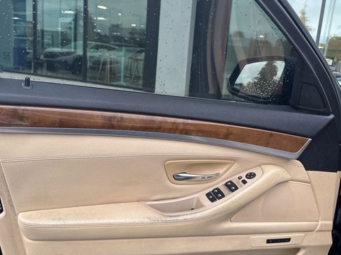 Used 2011 BMW 535i xDrive Sedan AWD/4WD image 4
