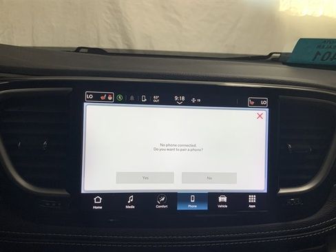 Used 2023 Chrysler Pacifica Touring-L AWD/4WD image 26
