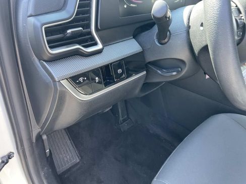 Used 2024 Kia Sportage LX AWD/4WD image 20