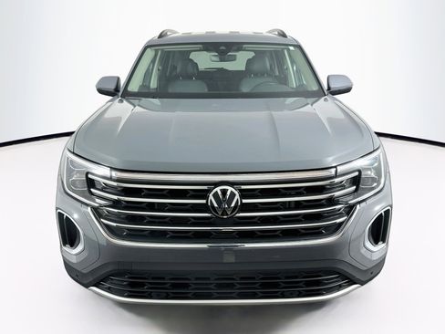 Used 2025 Volkswagen Atlas SE AWD/4WD image 2