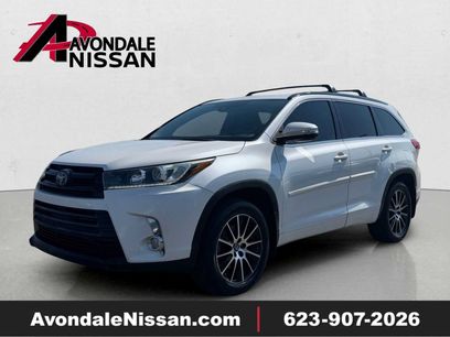 Used 2018 Toyota Highlander SE w/ Carpet Mat Package (TMS)