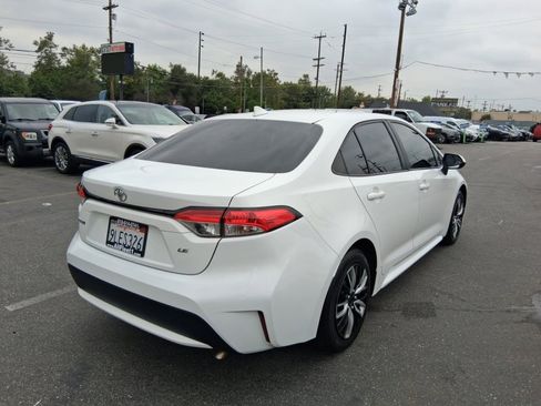 Used 2021 Toyota Corolla LE FWD image 6
