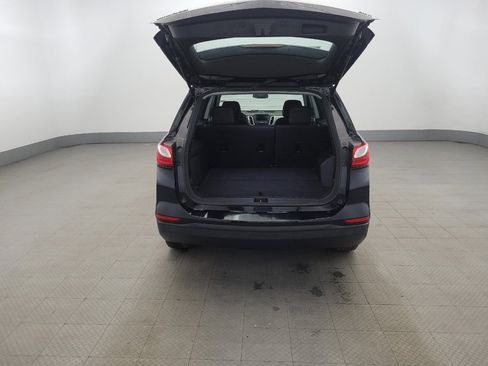 Used 2021 Chevrolet Equinox LS image 29