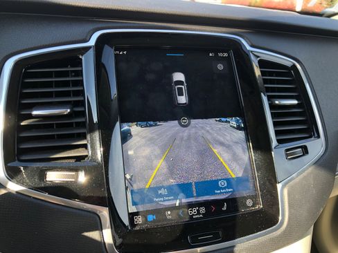 Used 2023 Volvo XC90 B6 Plus image 20