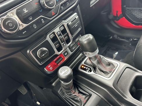 Used 2019 Jeep Wrangler Unlimited Rubicon AWD/4WD image 16