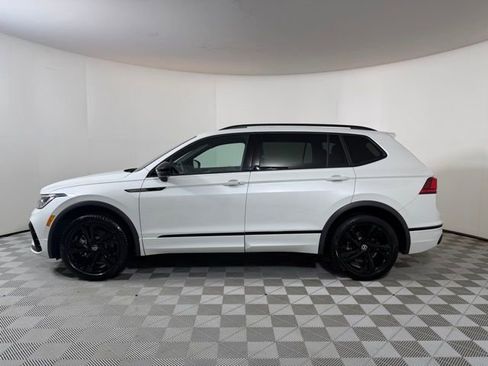 Used 2023 Volkswagen Tiguan SE R-Line image 4