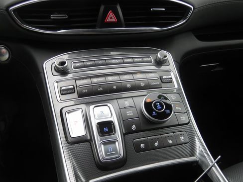 Used 2022 Hyundai Santa Fe Limited image 25