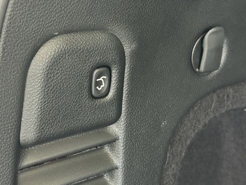 Used 2020 Jeep Grand Cherokee Altitude image 41