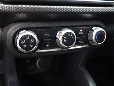 Used 2020 Nissan Kicks S image 20