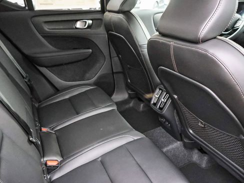 New 2026 Volvo XC40 B5 Core w/ Climate Package AWD/4WD image 20