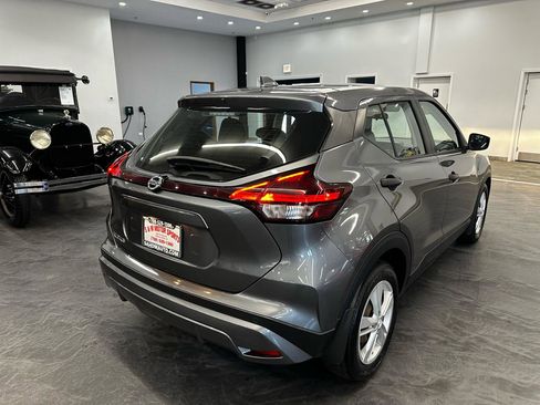 Used 2021 Nissan Kicks S FWD image 5