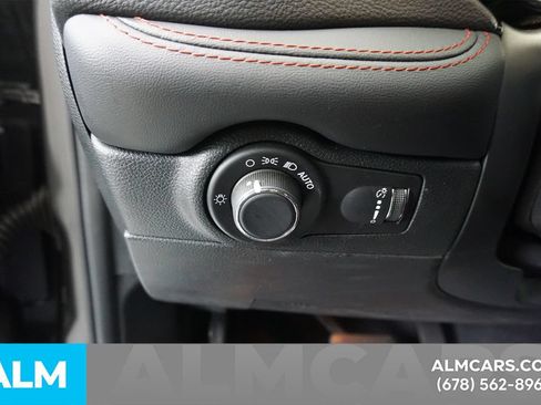 Used 2025 Dodge Durango GT RWD image 34