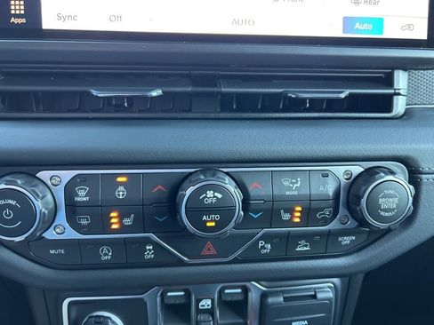 New 2026 Jeep Wrangler Unlimited Rubicon w/ Safety Group image 29