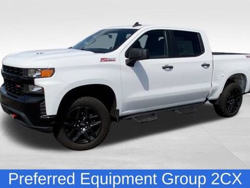 Certified 2022 Chevrolet Silverado 1500 Custom Trail Boss w/ LPO, Dark Essentials Package AWD/4WD image 5