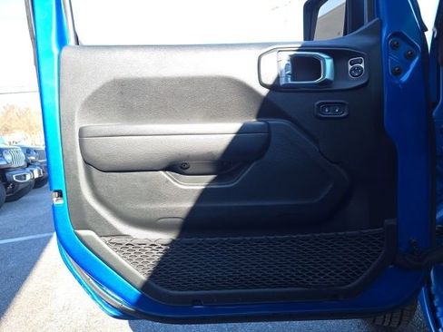 Used 2022 Jeep Wrangler Unlimited Sport image 6