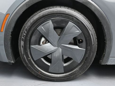 Used 2024 Toyota Prius LE image 11