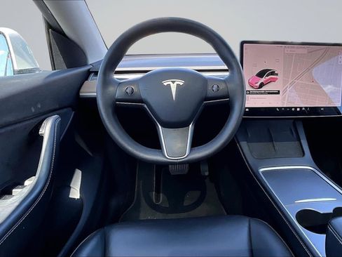 Used 2021 Tesla Model Y Long Range AWD/4WD image 5