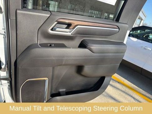 Used 2025 Chevrolet Silverado 2500 LT image 33