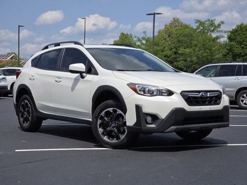 Used 2022 Subaru Crosstrek 2.0i Premium w/ Moonroof Package AWD/4WD image 2