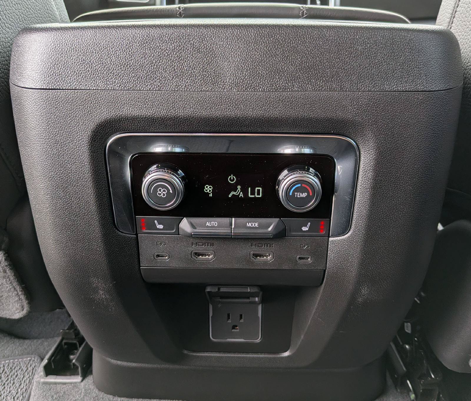 New 2026 GMC Yukon Denali w/ Denali Reserve Package AWD/4WD image 71