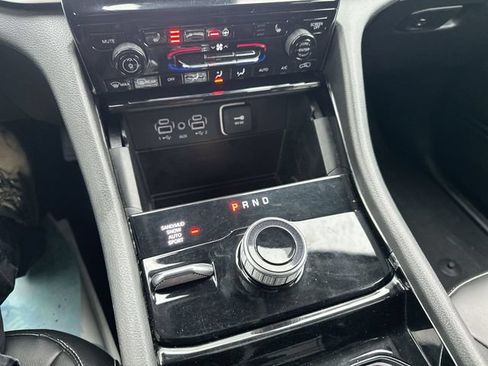 Used 2023 Jeep Grand Cherokee Limited AWD/4WD image 22