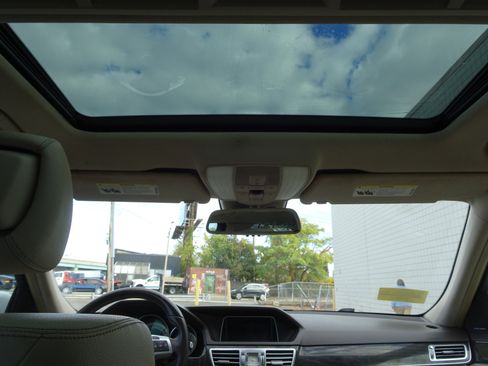 Used 2016 Mercedes-Benz E 350 4MATIC Sedan image 14