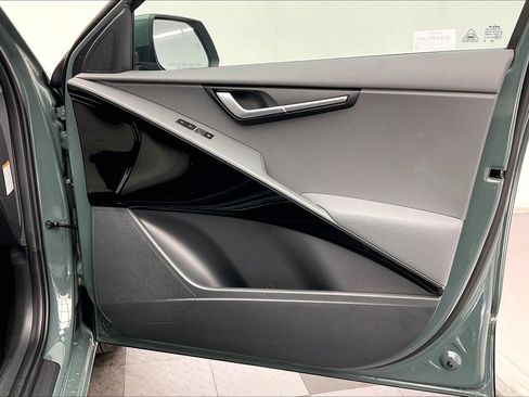 Used 2023 Kia Niro EX image 26