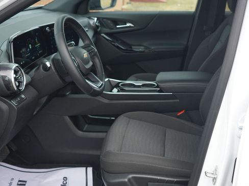 New 2025 Chevrolet Equinox LT w/ Safety and Technology Package image 26