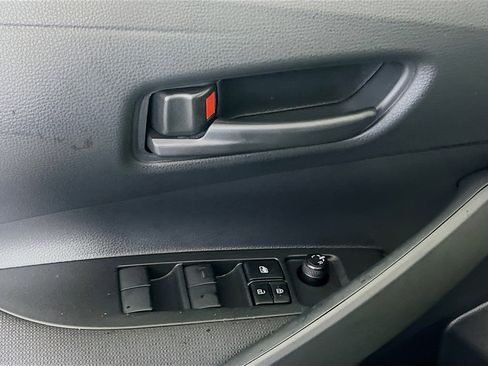 Used 2025 Toyota Corolla LE image 16