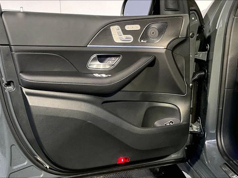 New 2026 Mercedes-Benz GLS 450 4MATIC image 11
