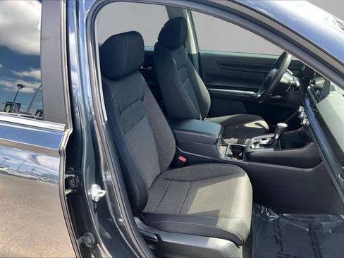 Used 2023 Honda CR-V LX image 9