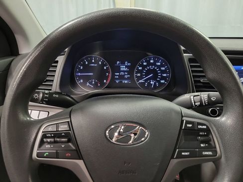 Used 2017 Hyundai Elantra SE FWD image 15