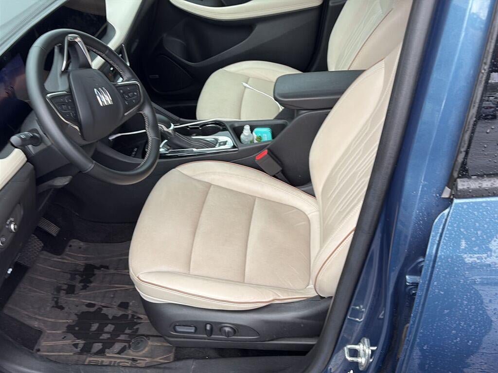 Used 2024 Buick Encore GX Avenir w/ Avenir Technology Package AWD/4WD image 2