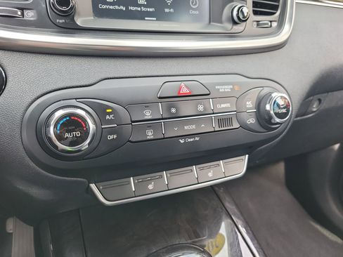 Used 2017 Kia Sorento EX FWD image 26