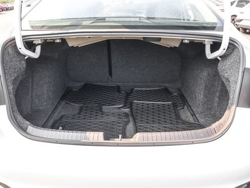 Used 2024 Volkswagen Jetta SE w/ Panoramic Sunroof Package FWD image 30