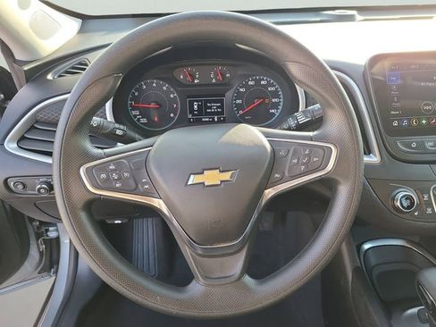 Used 2025 Chevrolet Malibu LT image 25