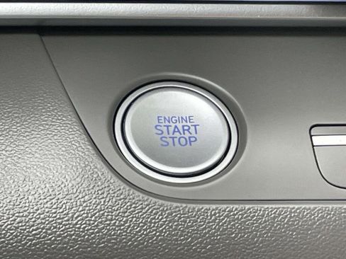 Used 2024 Hyundai Elantra SEL FWD image 34