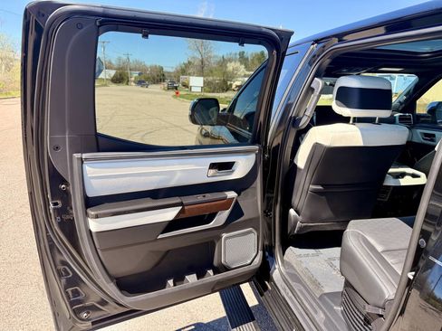 Used 2024 Toyota Tundra Capstone AWD/4WD image 13
