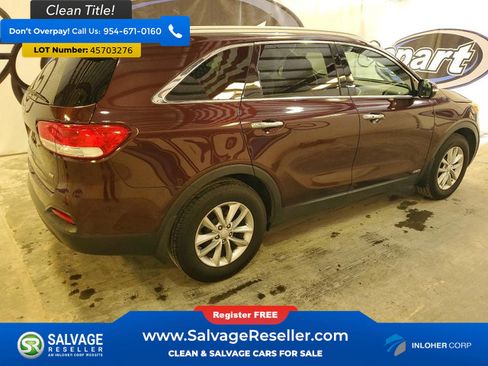 Used 2017 Kia Sorento LX w/ LX Convenience Package image 4