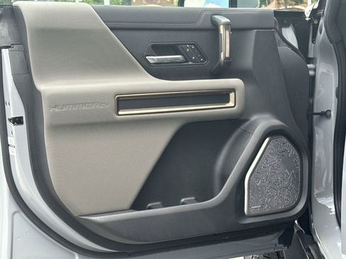 New 2025 GMC Hummer EV 2X image 24
