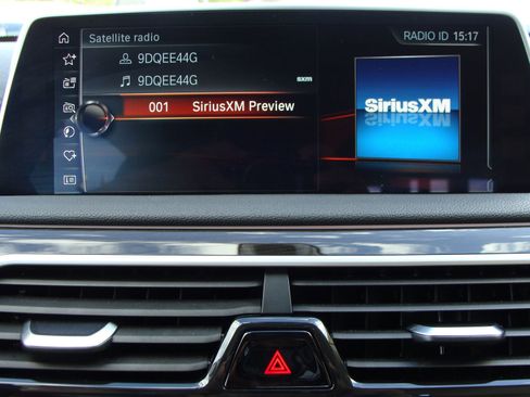 Used 2017 BMW 750i xDrive image 18