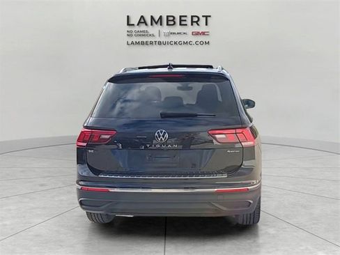 Used 2022 Volkswagen Tiguan SE image 4