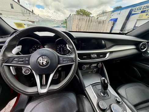 Used 2018 Alfa Romeo Stelvio Ti Sport AWD/4WD image 15