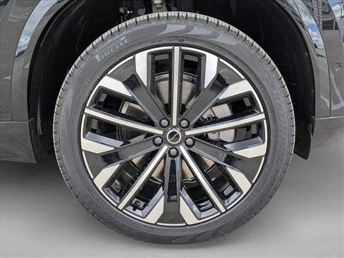 New 2026 Volvo XC90 B5 Plus w/ Protection Package AWD/4WD image 10